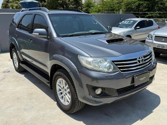 TOYOTA HILUX 3.0 SRV 4X4 CD 16V TURBO INTERCOOLER DIESEL 4P AUTOMÁTICO